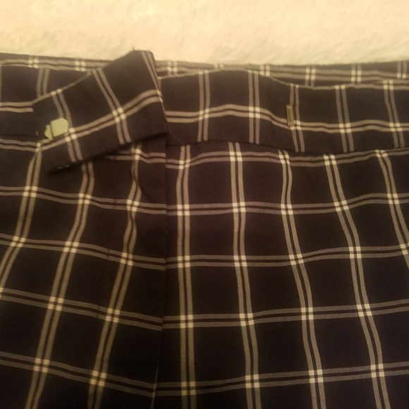 Bermuda Shorts - Picture 5 of 5